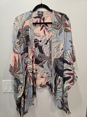 Angie Tropical Leaf Print Lightweight Kimono Cardigan in Peach, Black, Blue